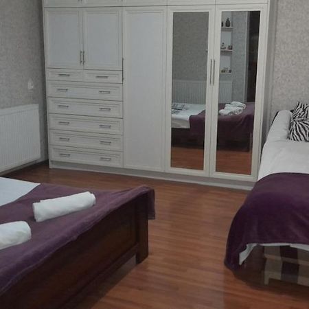 Tbilisi 300 Apartamento Exterior foto